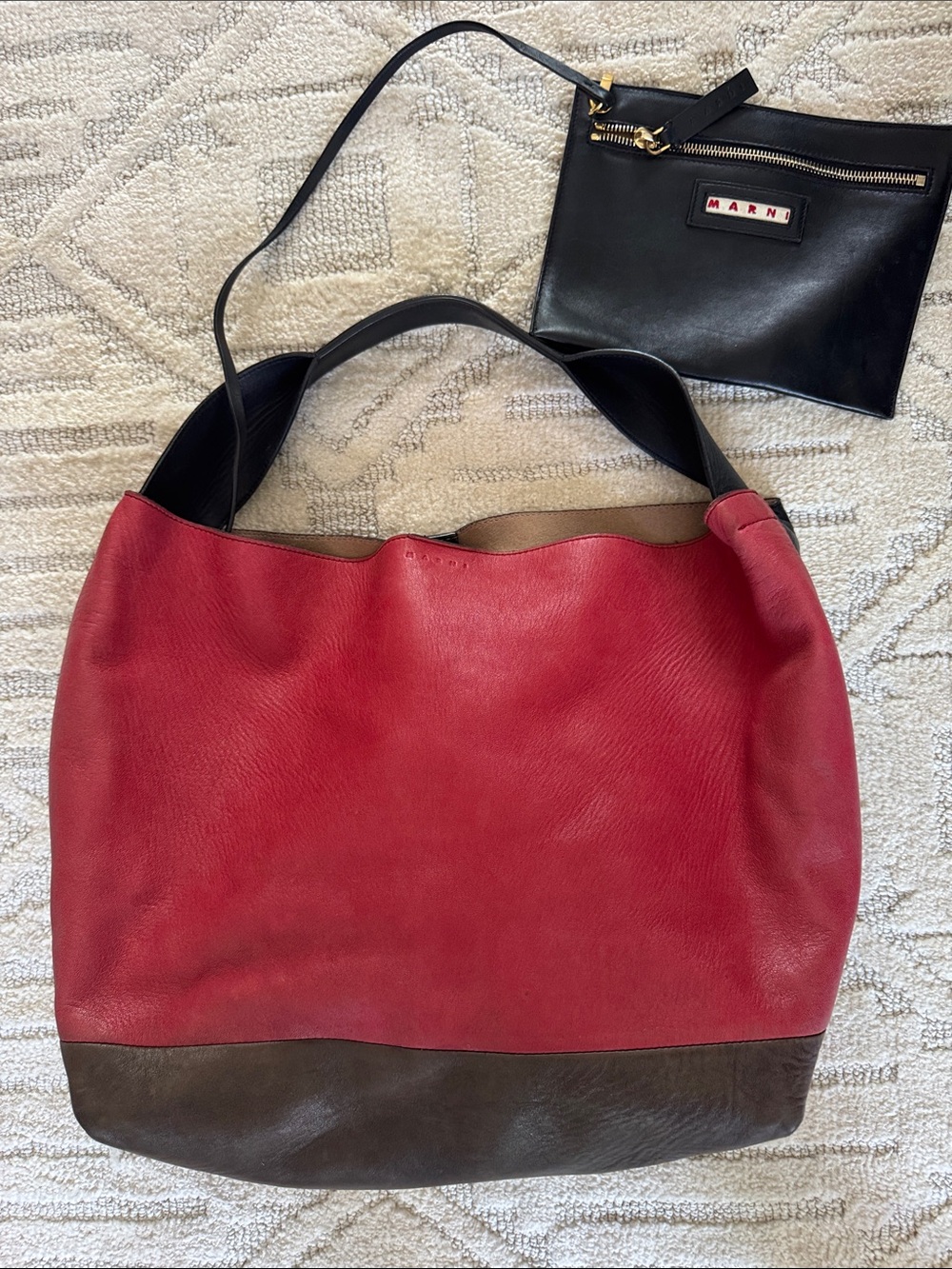 Marni leather hobo bucket bag in a red and brown color-block - Picture 2 of 13